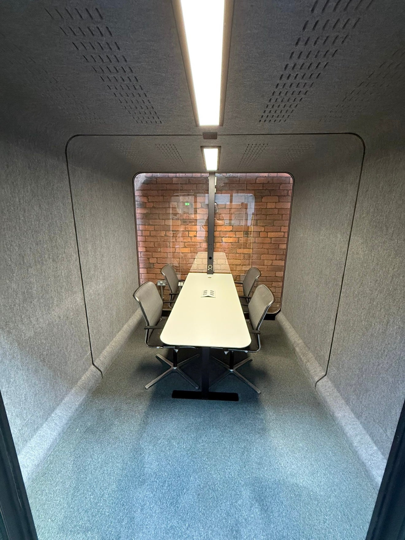 Framery 2Q acoustic 4/6-person privacy workspace Pod