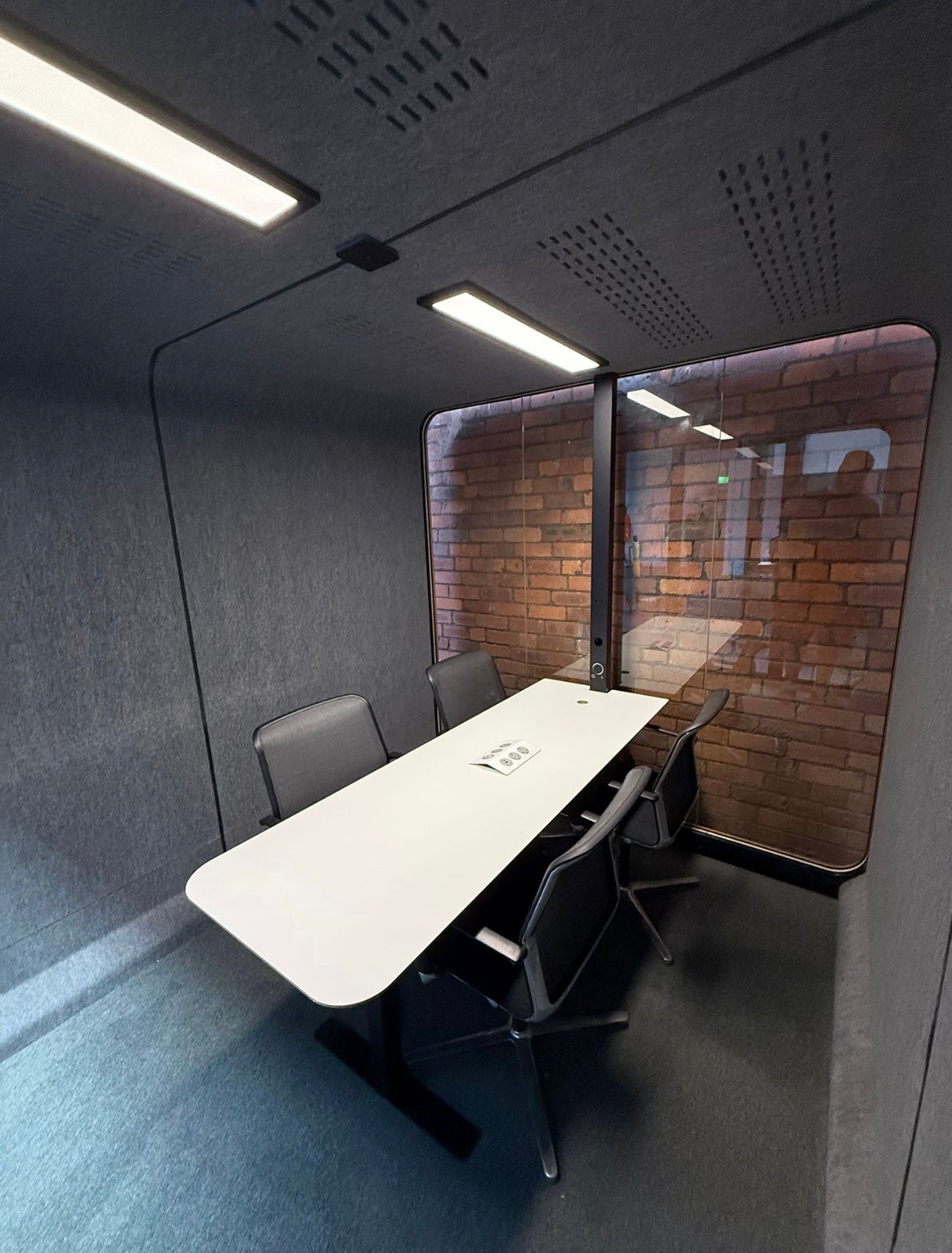 Framery 2Q acoustic 4/6-person privacy workspace Pod