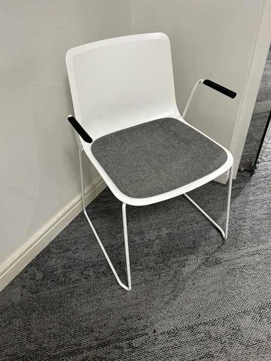 Fredericia Pato Sledge 4111 Dining & Conference Chair – Stacking Design