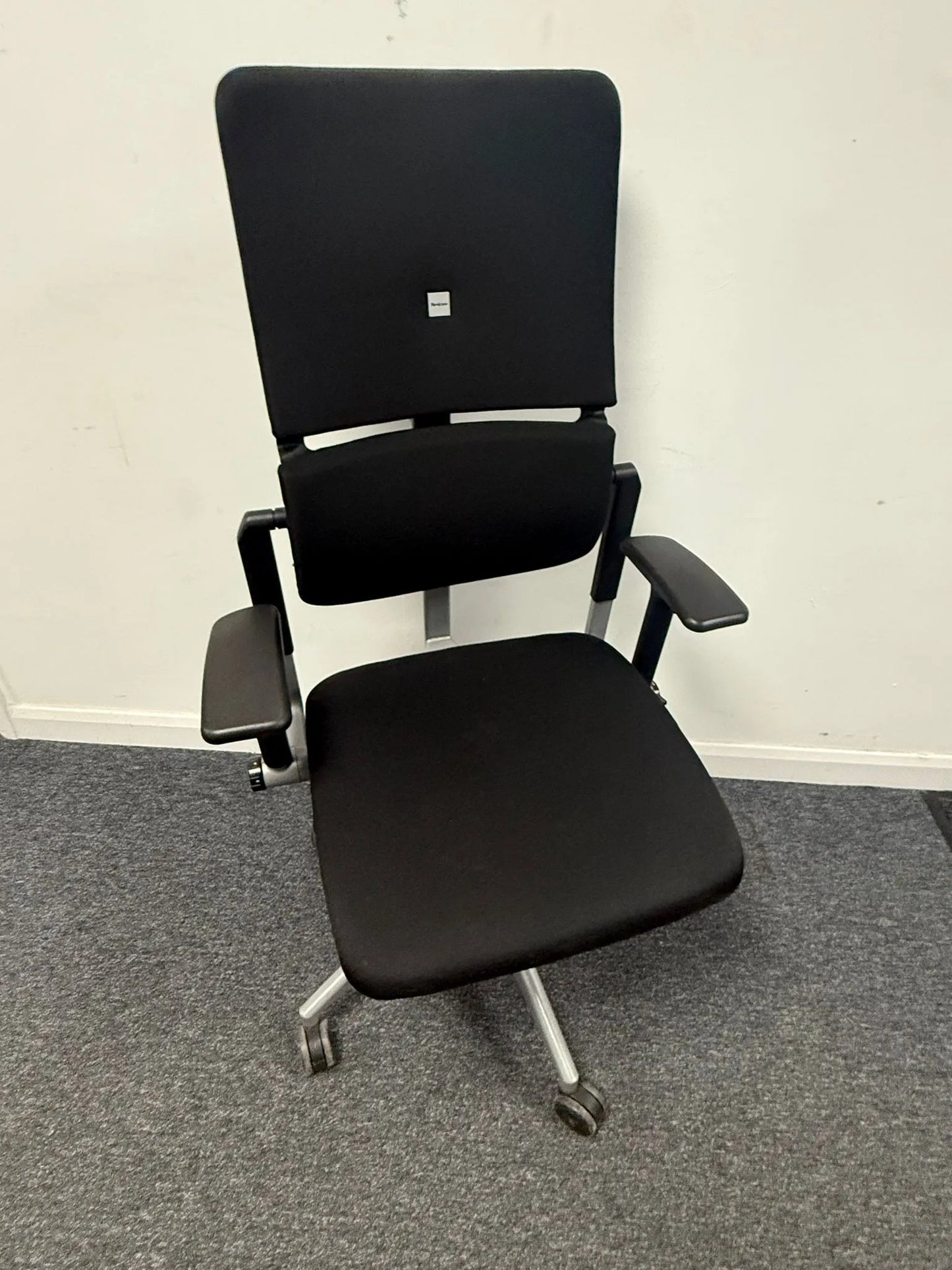 Steelcase Please V2 Executive Task Chair – Xtreme Havana Black