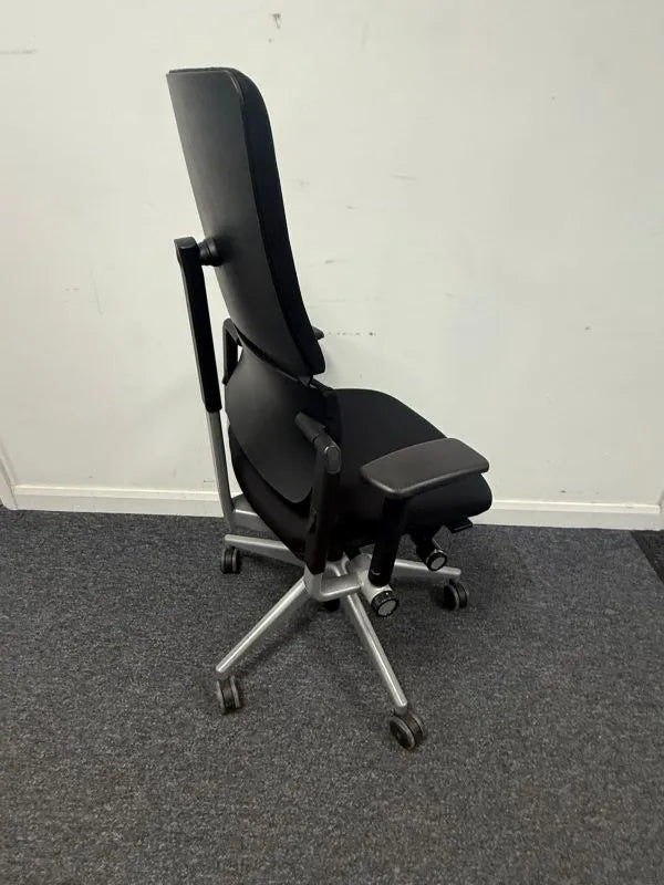 Steelcase Please V2 Executive Task Chair – Xtreme Havana Black