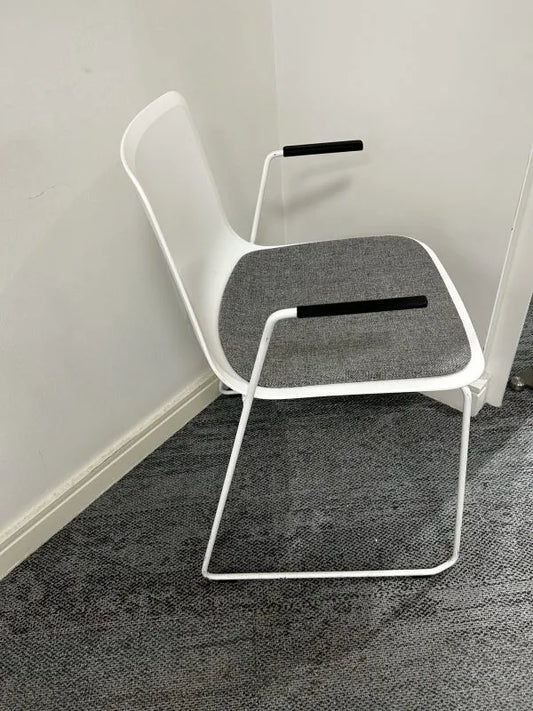 Fredericia Pato Sledge 4111 Dining & Conference Chair – Stacking Design