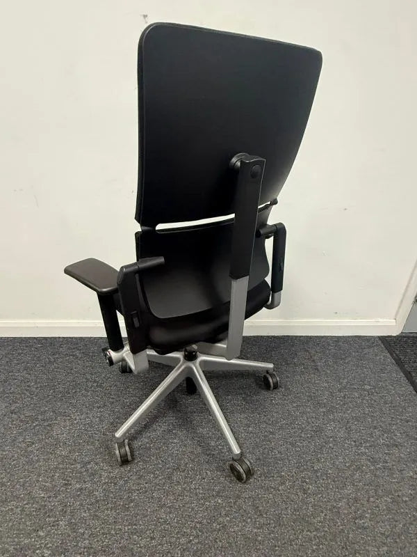 Steelcase Please V2 Executive Task Chair – Xtreme Havana Black