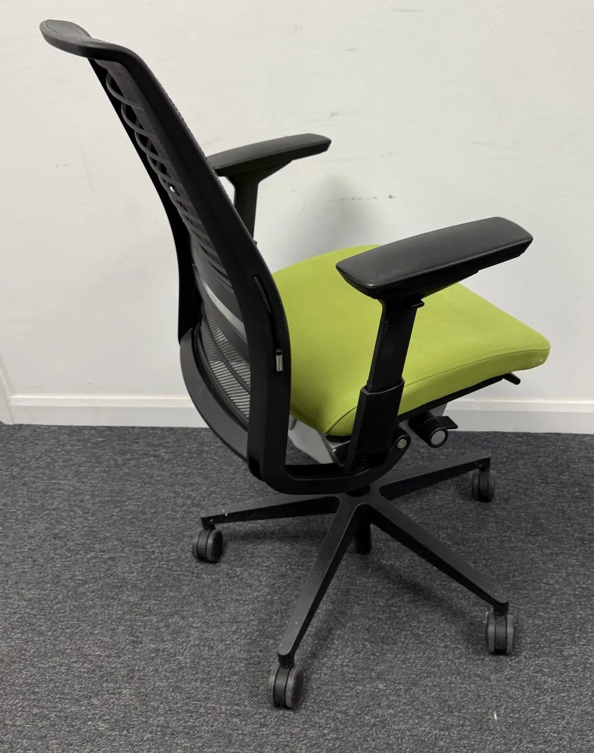Steelcase Think V2 Task Chair | Multiple Colours Available